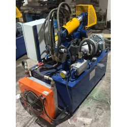 25 Ton Alligator Shear with Hold Down Arm - Bluedog